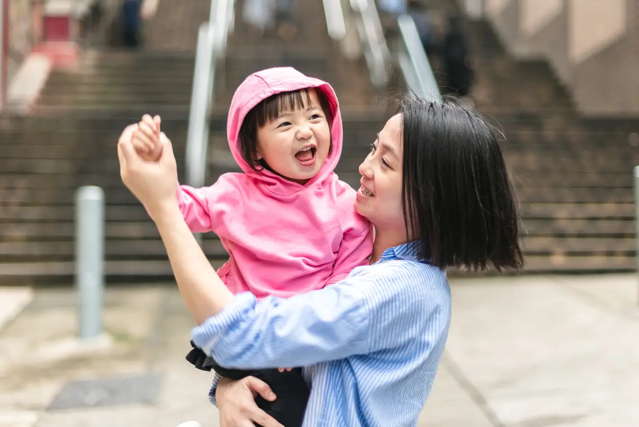 mum-daughter-june-holiday-overseas