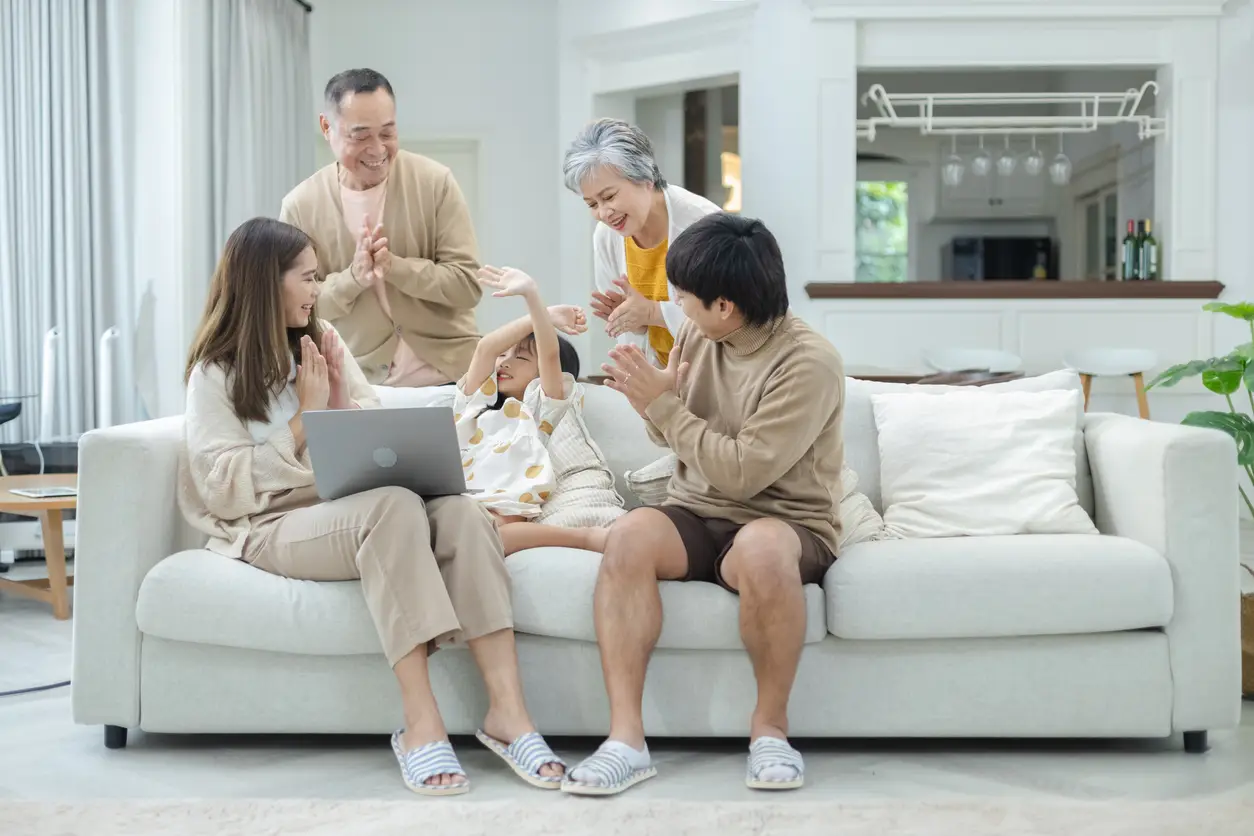 family-multi-gen family-multi-gen