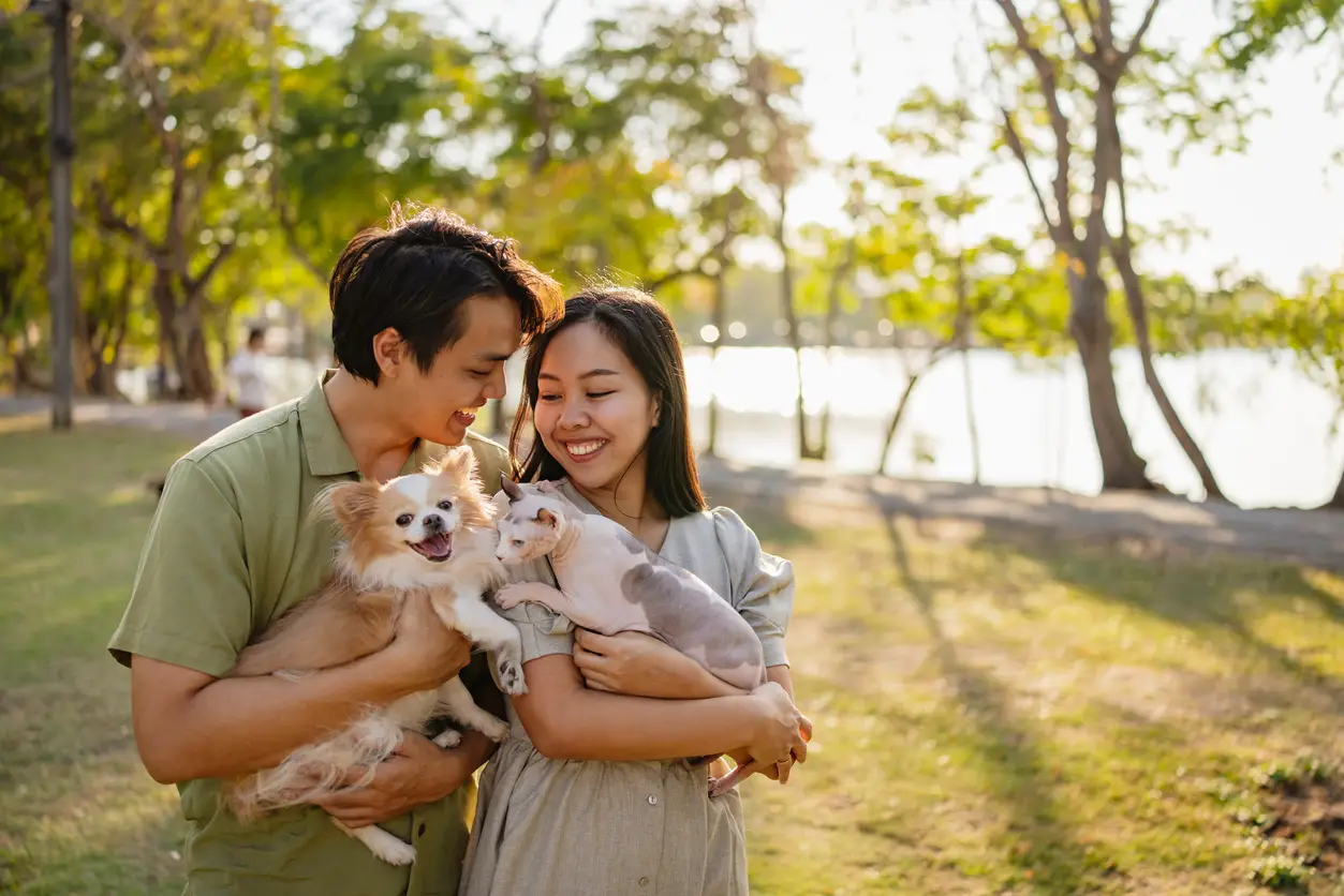 couple-with-best-pets