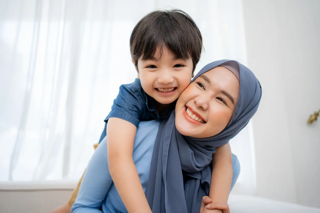 mum-considering-child-insurance-policies