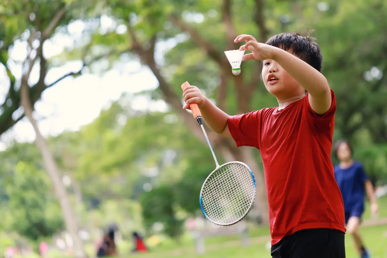boy-play-badminton