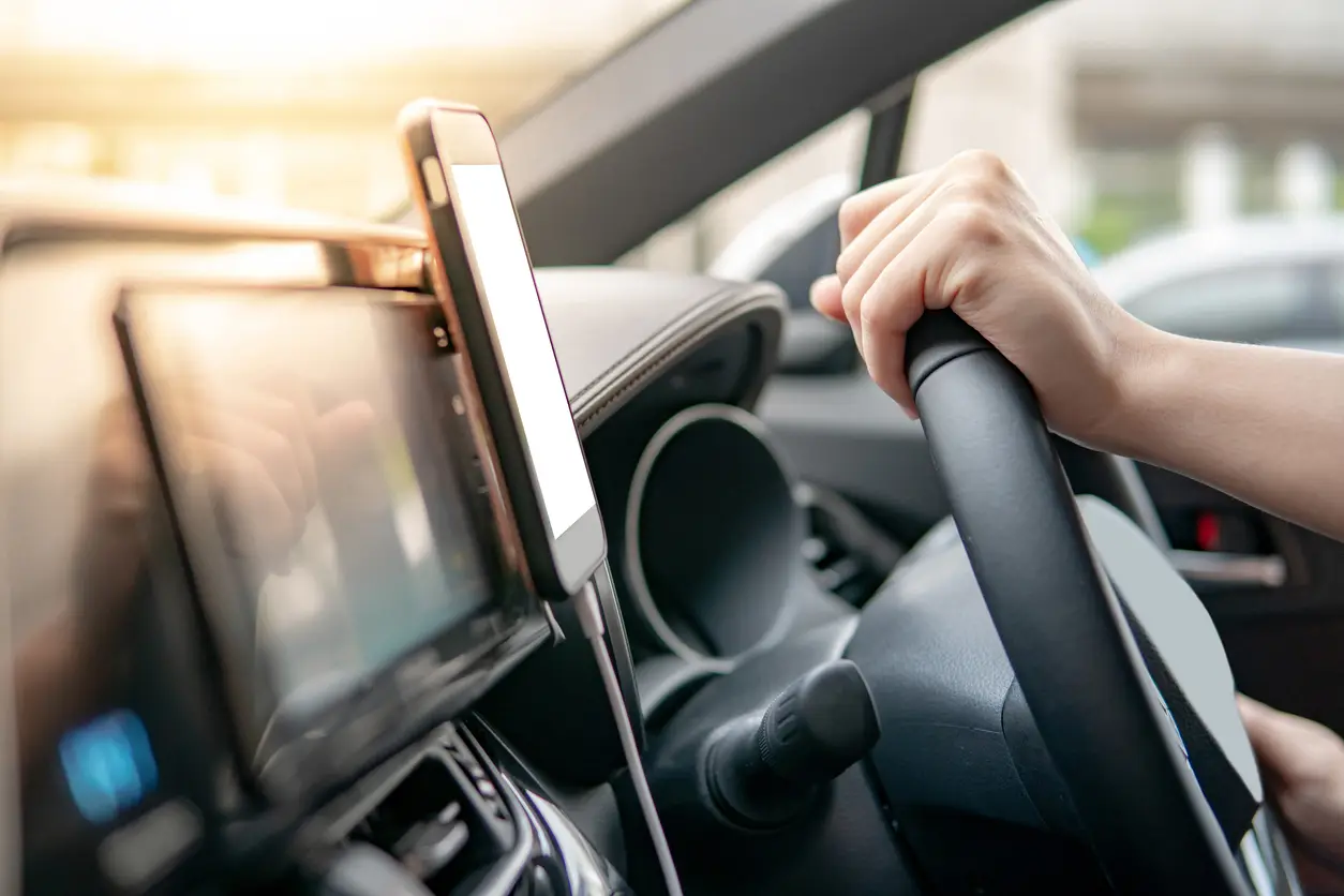 hand-steering-wheel-car-licence hand-steering-wheel-car-licence