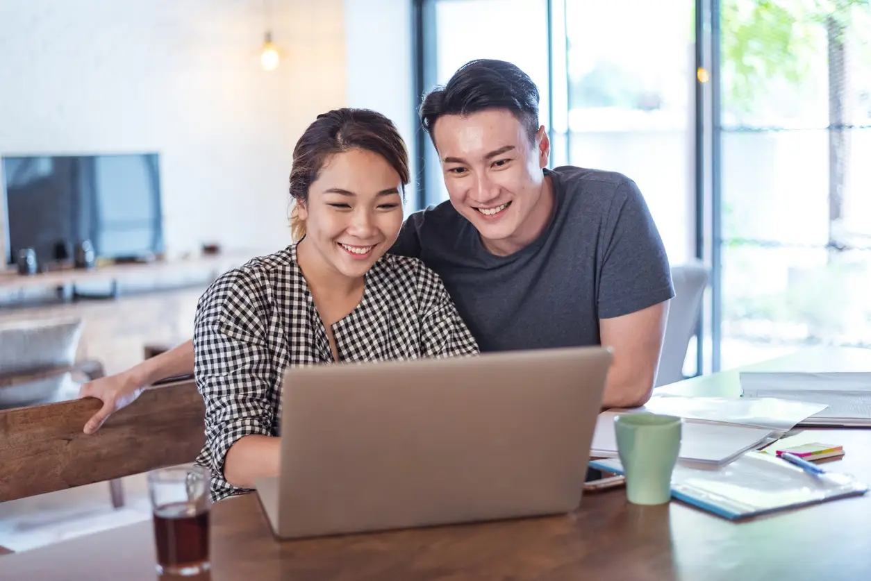 couple-apply-hdb-bto